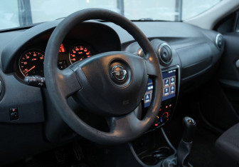 Подержанный автомобиль Nissan Almera Sedan 2014 года (9 фото)