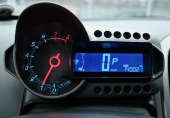 Подержанный автомобиль Chevrolet Aveo Sedan 2013 года (16 фото)