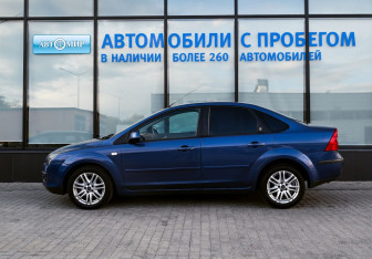 Подержанный автомобиль Ford Focus Sedan 2006 года (2 фото)
