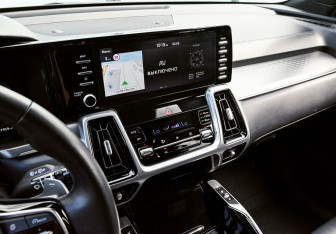 Подержанный автомобиль Kia Sorento 2023 года (10 фото)
