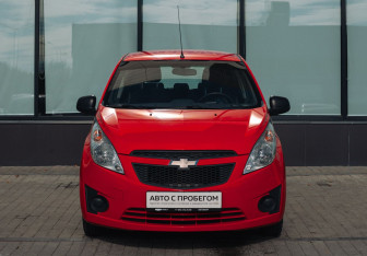Подержанный автомобиль Chevrolet Spark 2013 года (8 фото)