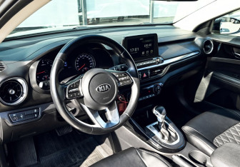 Подержанный автомобиль Kia Cerato Sedan 2020 года (15 фото)