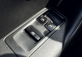 Подержанный автомобиль Volkswagen Polo Sedan 2016 года (12 фото)