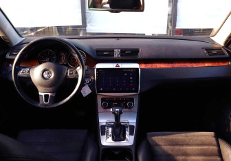 Подержанный автомобиль Volkswagen Passat Sedan 2010 года (16 фото)