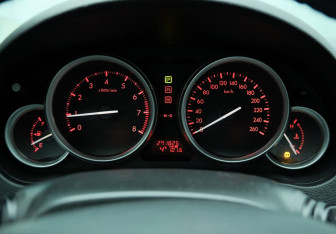 Подержанный автомобиль Mazda 6 Liftback 2007 года (17 фото)