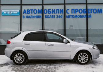 Подержанный автомобиль Chevrolet Lacetti Hatchback 2012 года (6 фото)