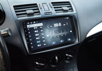 Подержанный автомобиль Mazda 3 Hatchback 2012 года (13 фото)