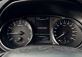 Подержанный автомобиль Nissan Qashqai 2016 года (9 фото)