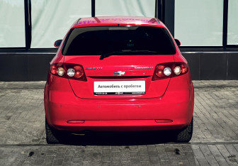 Подержанный автомобиль Chevrolet Lacetti Hatchback 2005 года (4 фото)