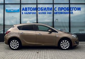 Подержанный автомобиль Opel Astra Hatchback 2012 года (6 фото)