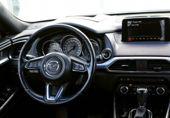 Подержанный автомобиль Mazda CX-9 2018 года (11 фото)