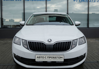 Подержанный автомобиль Skoda Octavia Liftback 2020 года (8 фото)
