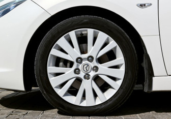 Подержанный автомобиль Mazda 6 Liftback 2008 года (21 фото)