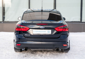 Подержанный автомобиль Ford Focus Sedan 2012 года (4 фото)