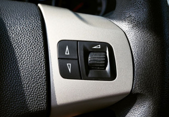 Подержанный автомобиль Opel Corsa 2008 года (13 фото)