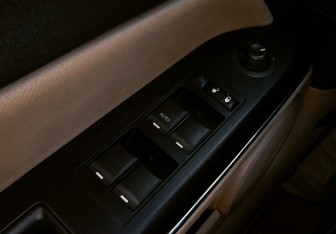Подержанный автомобиль Jeep Compass 2012 года (14 фото)
