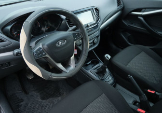 Подержанный автомобиль LADA (ВАЗ) Vesta Sedan 2017 года (9 фото)