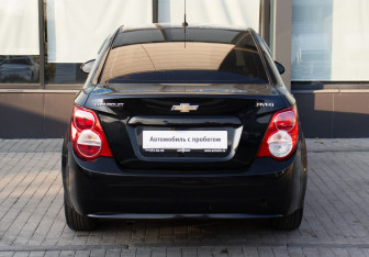 Подержанный автомобиль Chevrolet Aveo Sedan 2013 года (4 фото)