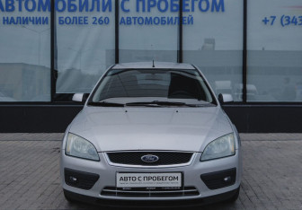Подержанный автомобиль Ford Focus Hatchback 2006 года (7 фото)
