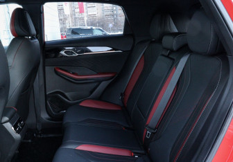 Подержанный автомобиль Geely Coolray 2024 года (17 фото)