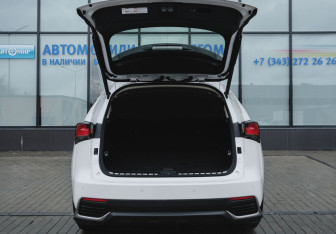 Подержанный автомобиль Lexus NX 2019 года (19 фото)