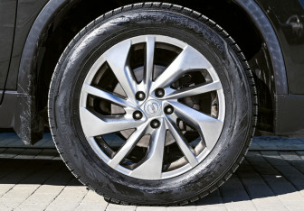 Подержанный автомобиль Nissan X-Trail 2015 года (21 фото)