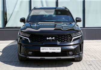 Подержанный автомобиль Kia Sorento 2023 года (8 фото)