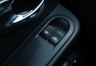 Подержанный автомобиль Nissan Terrano 2014 года (11 фото)