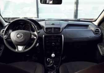 Подержанный автомобиль Nissan Terrano 2018 года (17 фото)