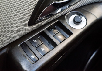 Подержанный автомобиль Chevrolet Cruze Sedan 2011 года (15 фото)