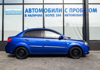 Подержанный автомобиль Kia Rio Sedan 2010 года (6 фото)