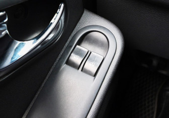 Подержанный автомобиль Nissan Terrano 2015 года (13 фото)