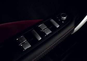 Подержанный автомобиль Geely Coolray 2022 года (11 фото)