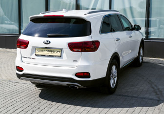 Подержанный автомобиль Kia Sorento 2018 года (5 фото)