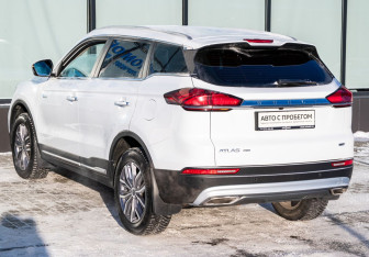 Подержанный автомобиль Geely Atlas Pro 2021 года (3 фото)