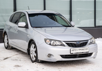 Подержанный автомобиль Subaru Impreza Hatchback 2008 года (7 фото)