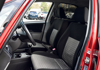 Подержанный автомобиль Suzuki SX4 Hatchback 2011 года (15 фото)