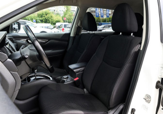 Подержанный автомобиль Nissan X-Trail 2021 года (17 фото)