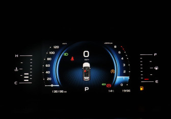 Подержанный автомобиль Geely Atlas Pro 2022 года (12 фото)