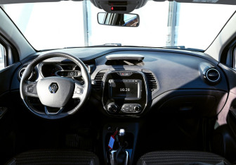 Подержанный автомобиль Renault Kaptur 2019 года (12 фото)