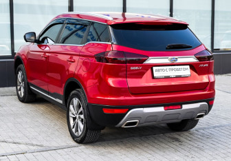 Подержанный автомобиль Geely Atlas 2021 года (3 фото)