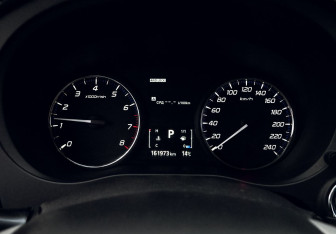 Подержанный автомобиль Mitsubishi Outlander 2012 года (9 фото)