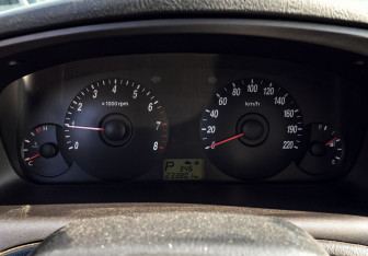 Подержанный автомобиль Hyundai Elantra Sedan 2005 года (9 фото)