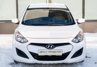 Подержанный автомобиль Hyundai i30 Hatchback 2013 года (8 фото)