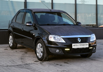 Подержанный автомобиль Renault Logan Sedan 2011 года (7 фото)