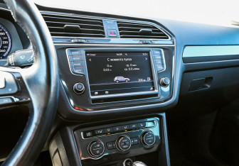 Подержанный автомобиль Volkswagen Tiguan 2017 года (10 фото)