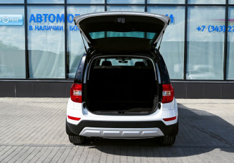 Подержанный автомобиль Skoda Yeti 2017 года (20 фото)