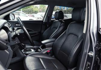Подержанный автомобиль Hyundai Santa Fe 2015 года (9 фото)