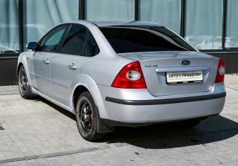 Подержанный автомобиль Ford Focus Sedan 2008 года (3 фото)