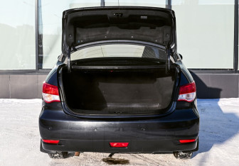 Подержанный автомобиль Nissan Almera Sedan 2013 года (17 фото)